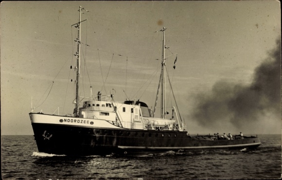 Photo Postcard Tugboat Noordzee