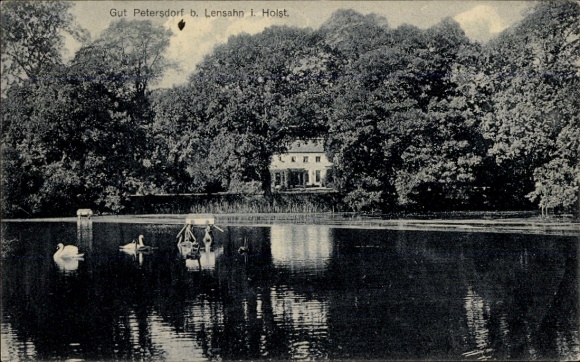 Postcard Lensahn in Holstein, Gut Petersdorf, idyllic lake, surrounded by trees, swans, s building