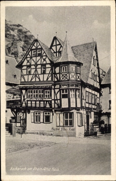 Bacharach am Rhein, old house, half-timbered, two-story, street view, black and white photo