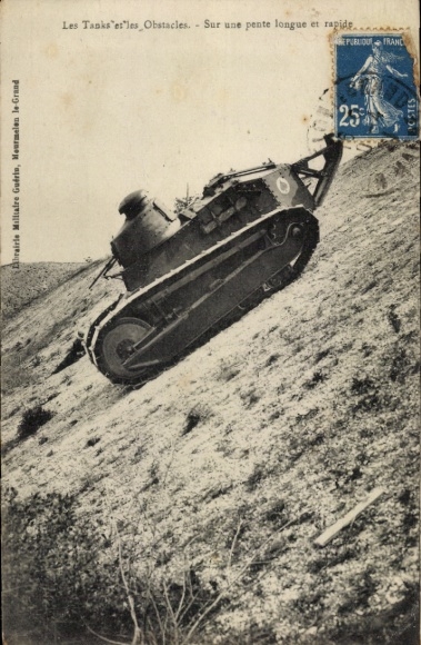 CPA Les Tanks et les Obstacles, Sur a pente longue and rapide