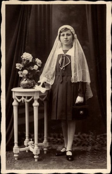 10 old photo PCs on the subject of children, various motifs