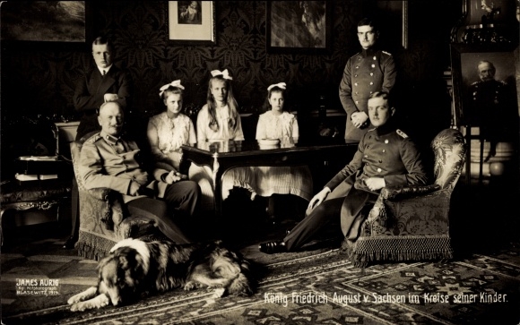 PC King Friedrich August III. of Saxony surrounded by his children