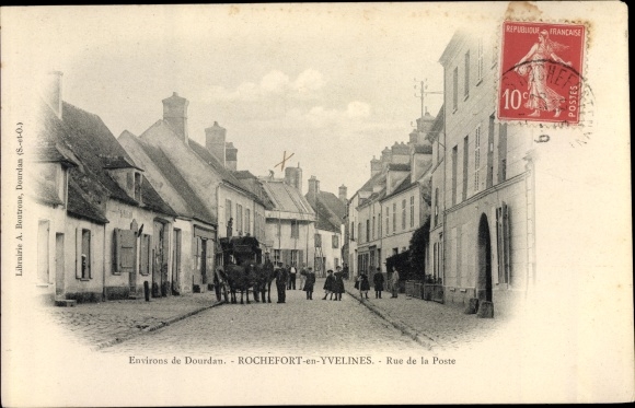Postcard Rochefort en Yvelines, Rue de la Poste, Kutsche