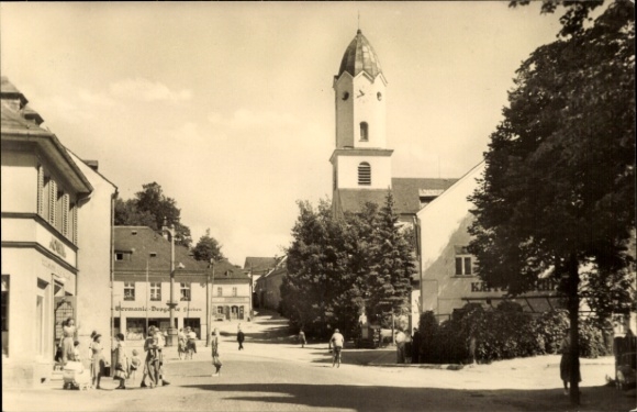 Postcard Bad Brambach im Vogtland, Karl Liebknecht Platz and Evangelical Lutheran Church