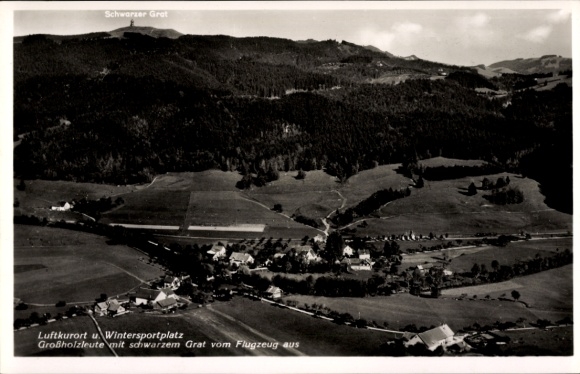 Ak Großholzleute Isny im Allgäu, Luftkurort, Wintersportplatz, Schwarzer Grat, Landschaftsaufnahm