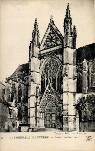 KP Auxerre Yonne, Cathedral d'Portail latéral nord, zdjęcie czarno-białe