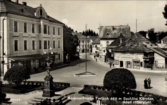 Ak Ferlach Kärnten, Adolf Hitler Platz, Denkmal