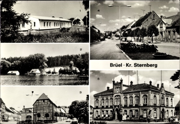 Postcard Brüel in Mecklenburg, state outpatient clinic, town hall, Spiegelberg, August Bebel Platz