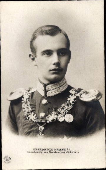 Ak Friedrich Franz IV, Großherzog von Mecklenburg-Schwerin, Portrait in Uniform