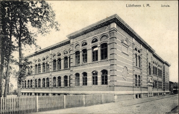 Postcard Lübtheen in Mecklenburg, school