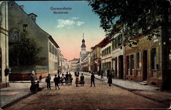 Postcard Germersheim, view of the market street with passers-by and church