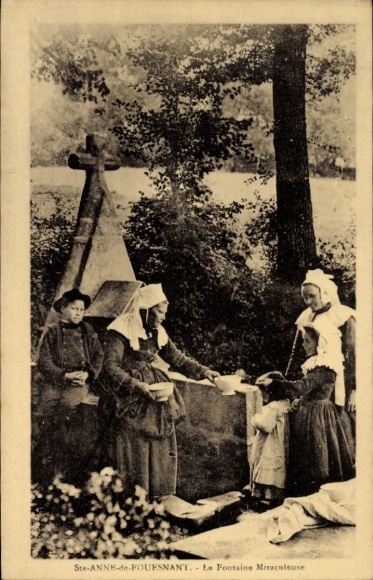 Postcard Fouesnant Finistère, Sainte Anne, miracle fountain