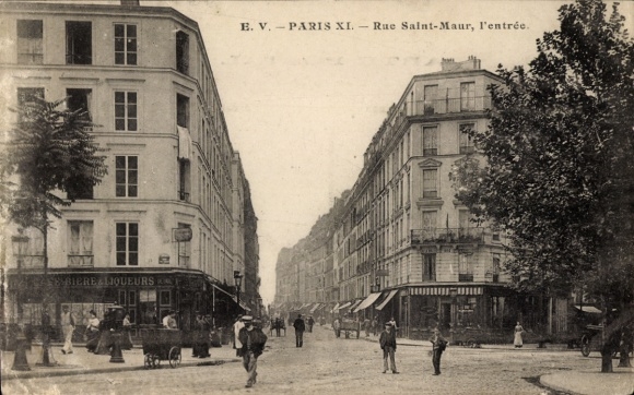 Postcard Paris XI., Rue Saint Maur