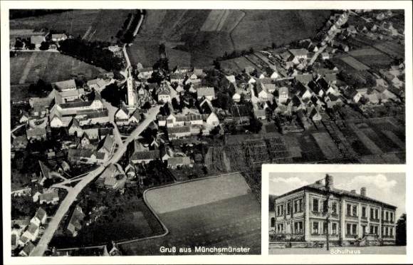 Ak Münchsmünster in Oberbayern, Luftaufnahme von  Schulhaus, ländliche Umgebung