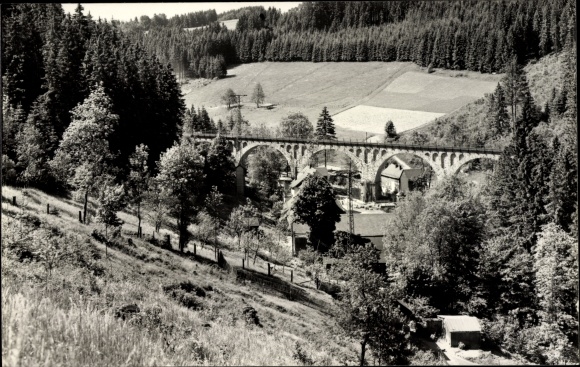 Photo Postcard Wurzbach in the Saale Orla district, partial view of the village with viaduct, Bärenmühle