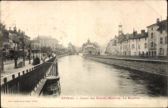 Ak Épinal Lothringen Vosges,  Kanal des Grands-Moulins, Le Boudiou, Schwarz-Weiß-Foto