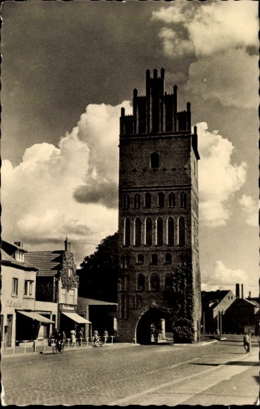 Ak Anklam in Mecklenburg-Vorpommern, watertoren, wolken, historische architectuur, straatbeeld