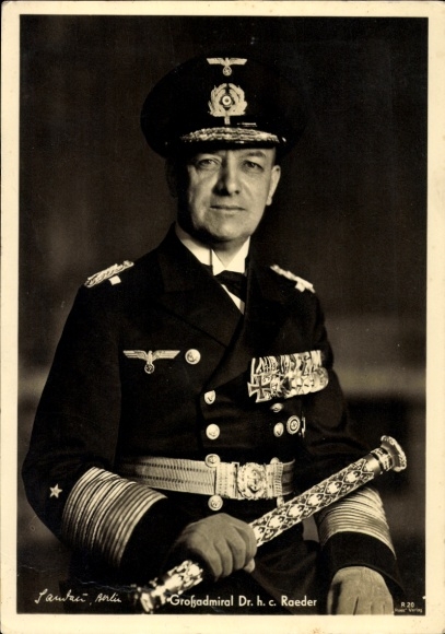 Ak Großadmiral Erich Raeder, Portrait in Uniform, Marschallstab, Ordenspange, Ross Verlag R 20