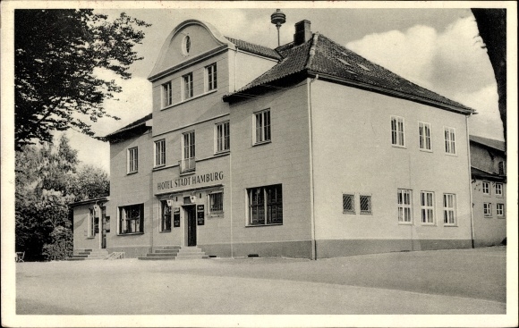Postcard Schwarzenbek in the Duchy of Lauenburg, Hotel Stadt Hamburg, owner H. Beeck