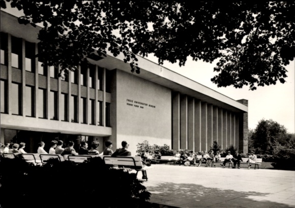 Postcard Berlin Zehlendorf Dahlem, main building of the Free University