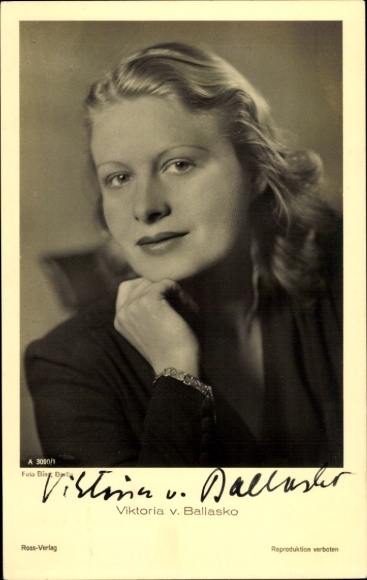 Ak Schauspielerin Viktoria von Ballasko, Portrait, Ross Verlag A 3090 1, Autogramm