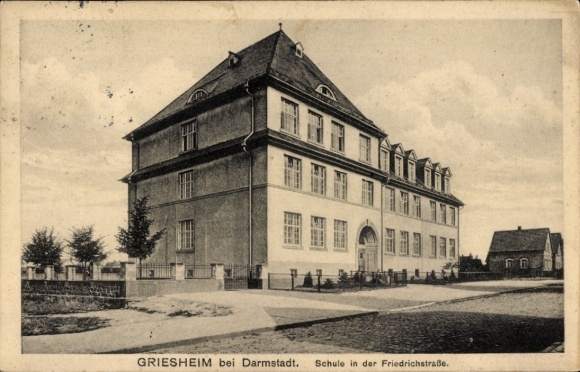 Postcard Griesheim near Darmstadt, school in Friedrichstrasse