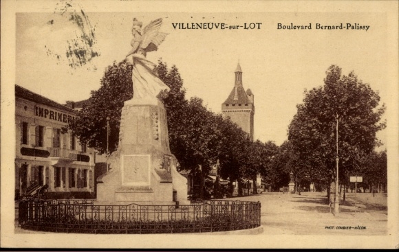 CPA Villeneuve sur Lot Lot et Garonne, Boulevard Bernard Palissy