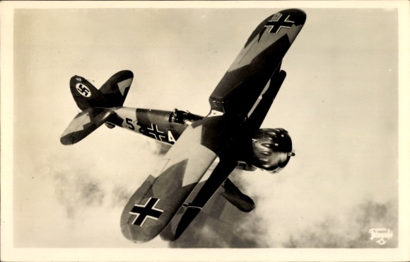 Postcard German Air Force, dive bomber Henschel Hs 123 A