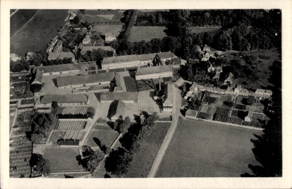 KP Triesdorf Weidenbach w środkowej Frankonii, widok z lotu ptaka na szkołę rolniczą, otaczające pola, Geb