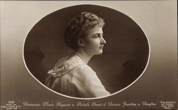 Ak Porträt von Prinzessin Marie Auguste v. Anhalt, Braut des Prinzen Joachim von Preussen