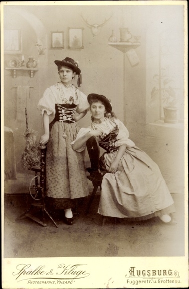 Cabinet Photo Two women in Swabian costume, portrait Frieda and Ida Blossfeld