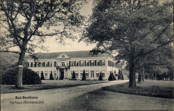 Ak Bad Bentheim in Niedersachsen,  Kurhaus, Rückansicht, Gebäude, Bäume, Weg