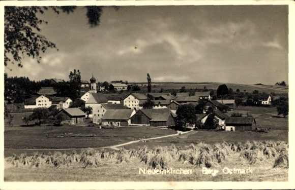 Photo Postcard Niedernkirchen Hebertsfelden Lower Bavaria, overall view