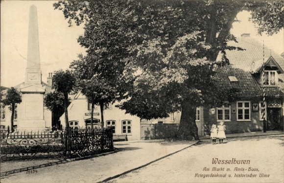 Ak Wesselburen in Dithmarschen, markt, kantoorgebouw, oorlogsmonument