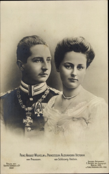 Postcard Prince August Wilhelm of Prussia, Alexandra Viktoria v. Schleswig Holstein Sonderburg Glücksburg