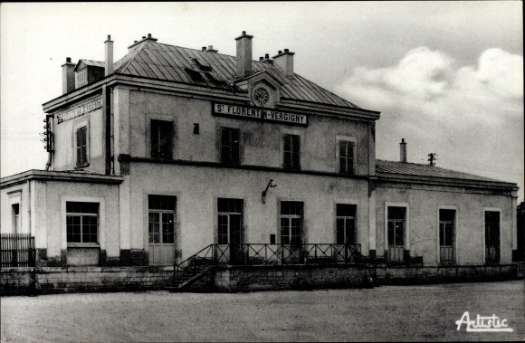 Postcard Saint Florentin Vergigny Yonne, The Train Station