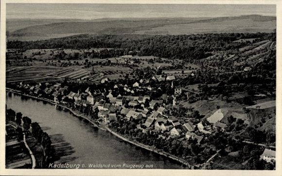 Ak Kadelburg Küssaberg Baden Württemberg, Luftaufnahme, Kadelburg, Stadtansicht, Flugzeugperspekt