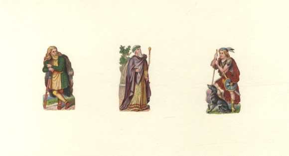 3 figurki operowe z opłatkiem, każda o wymiarach ok. 6 x 3 cm