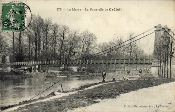 Postcard Créteil Val de Marne, picture of a suspension bridge, river Marne, walkers, trees