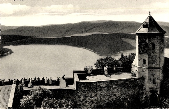 Waldeck am Edersee, Hesja, Zamek Waldeck, widok na jezioro, krajobraz górski, wieża z...