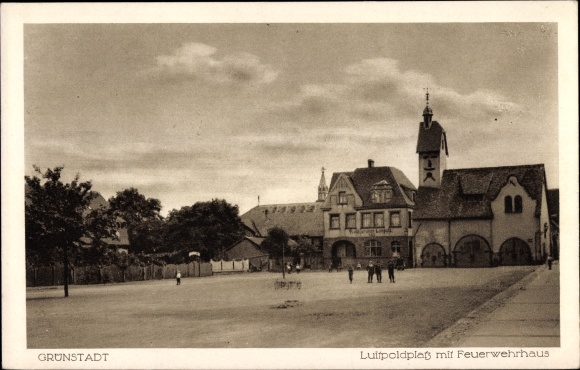 Ak Grünstadt in der Pfalz, Luitpoldplatz mit Feuerwehrhaus