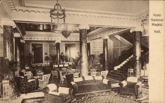 Ak Madrid Spanien, Hotel Nacional,  Hall, Innenansicht, Möbel, Treppe