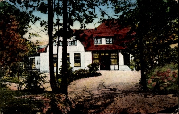 Postcard Varel in Oldenburg Jadebusen, house with red roof, surrounded by trees and a beautiful garden