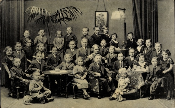 Ak Schaefer's Märchenstadt Liliput, Liliputaner