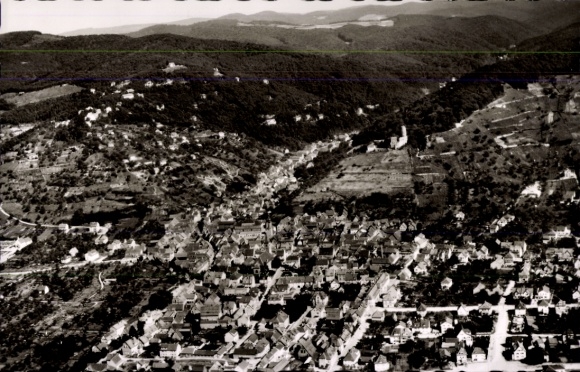 Ak Schriesheim an der Bergstraße, Luftaufnahme von  Bergstraße, viele Häuser, grüne Hügel