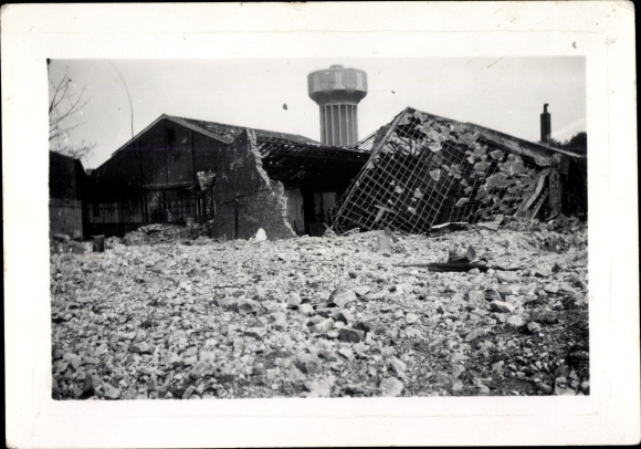Photo Arras Pas de Calais, Destroyed air raid shelter with about 300 Englishmen, May 1940, WW II