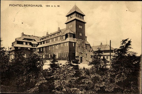 Original photo Berlin Köpenick, Köpenick Hospital, roofer, around 1946, approx. 12 x 17 cm