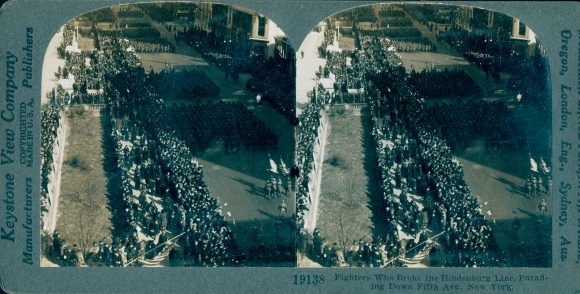 Stereo Photo New York City USA, Fighters woh broke the Hindenburg Line Parading down 5th Ave.