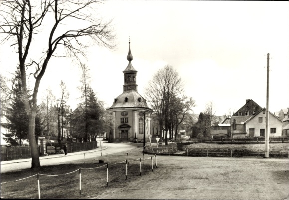 Ak Carlsfeld Eibenstock im Erzgebirge, Blick zur Kirche