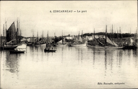 Postcard Concarneau Finistère, harbor of sailing boats, calm water, historical PC